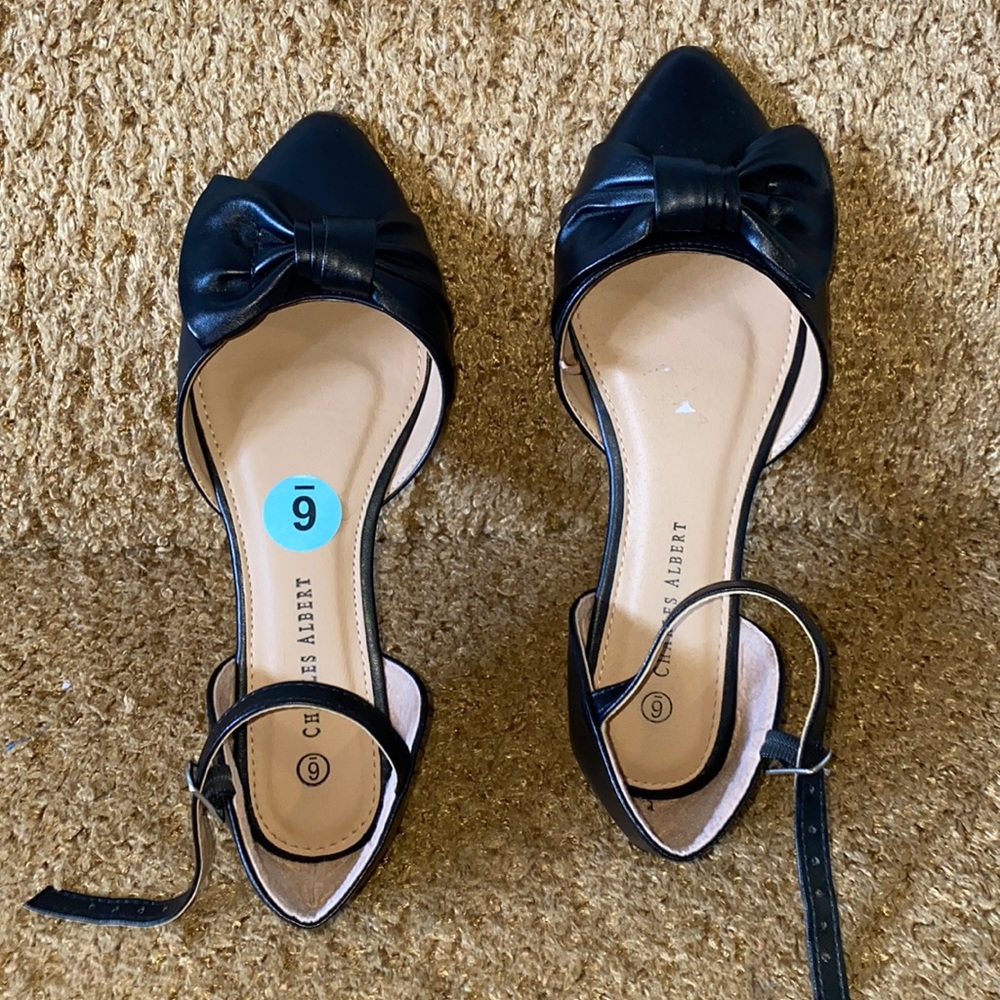Charles Albert flat shoes